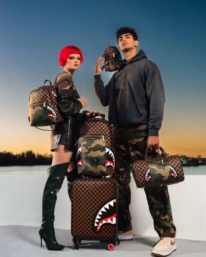 EXTERIOR GOLD ZIP POCKET SHARKS IN PARIS JETSETTER CARRY-ON LUGGAGE